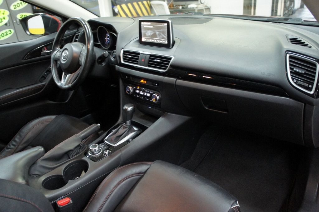 2016 Mazda Mazda3 Grand Touring photo 3