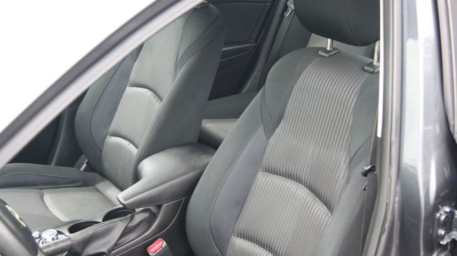 2016 Mazda Mazda3 3 MONTH WARRANTY , JUST SERVICED , VERY CLEAN INSIDE AND OUT  - 23022929 - 18