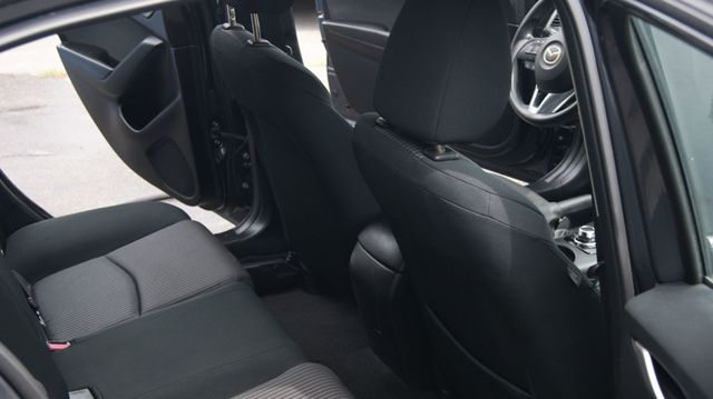 2016 Mazda Mazda3 3 MONTH WARRANTY , JUST SERVICED , VERY CLEAN INSIDE AND OUT  - 23022929 - 26