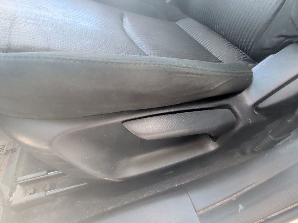 Mazda Mazda3 4dr Sedan Automatic i Sport photo 13