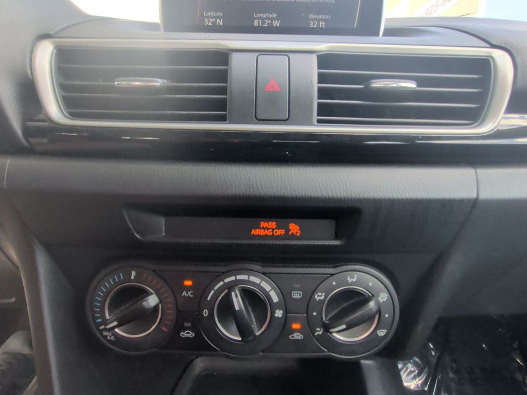 Mazda Mazda3 4dr Sedan Automatic i Sport photo 19