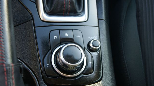 2016 Mazda Mazda3 4 NEW TIRES ,JUST SERVICED , VERY CLEAN INSIDE AND OUT - 22921548 - 10