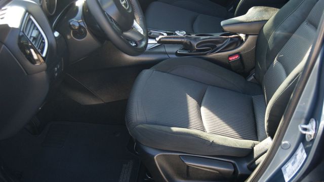 2016 Mazda Mazda3 4 NEW TIRES ,JUST SERVICED , VERY CLEAN INSIDE AND OUT - 22921548 - 29