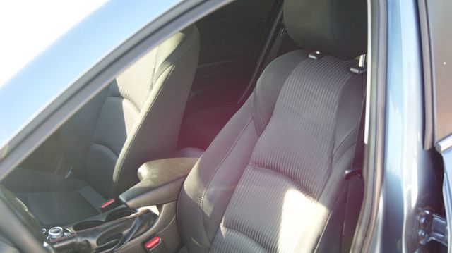 2016 Mazda Mazda3 4 NEW TIRES ,JUST SERVICED , VERY CLEAN INSIDE AND OUT - 22921548 - 31