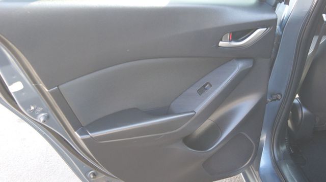 2016 Mazda Mazda3 4 NEW TIRES ,JUST SERVICED , VERY CLEAN INSIDE AND OUT - 22921548 - 38