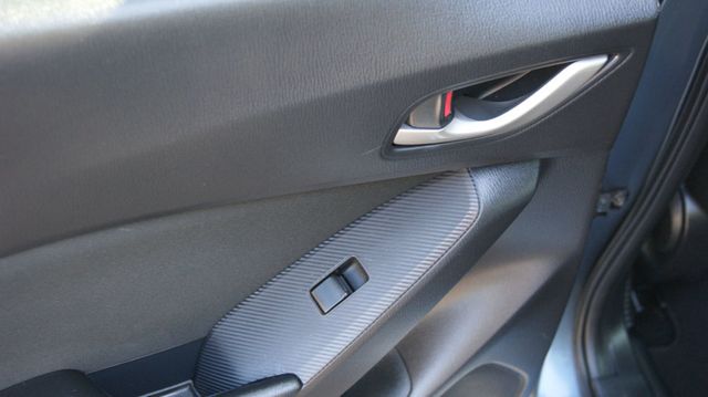 2016 Mazda Mazda3 4 NEW TIRES ,JUST SERVICED , VERY CLEAN INSIDE AND OUT - 22921548 - 39