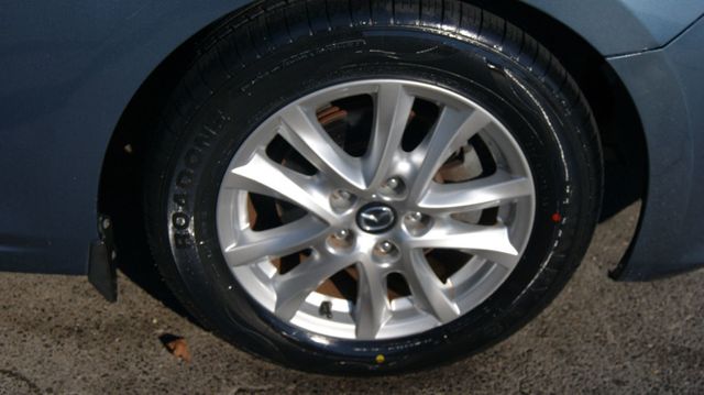 2016 Mazda Mazda3 4 NEW TIRES ,JUST SERVICED , VERY CLEAN INSIDE AND OUT - 22921548 - 52