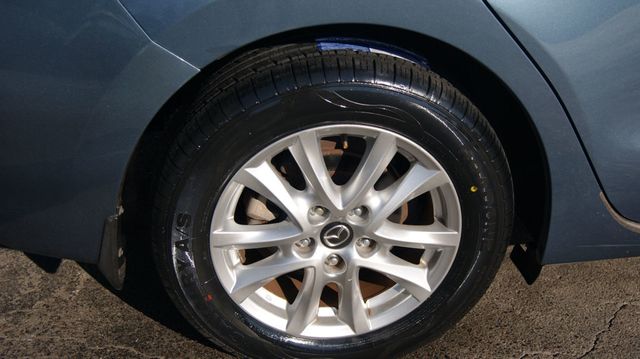 2016 Mazda Mazda3 4 NEW TIRES ,JUST SERVICED , VERY CLEAN INSIDE AND OUT - 22921548 - 53