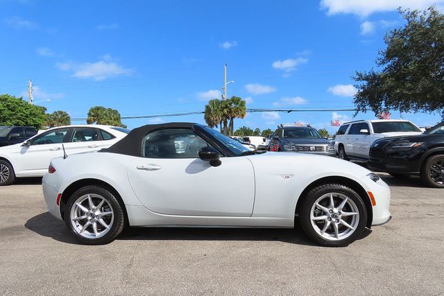 2016 Mazda MX-5 Miata SPORT - 22174276 - 2