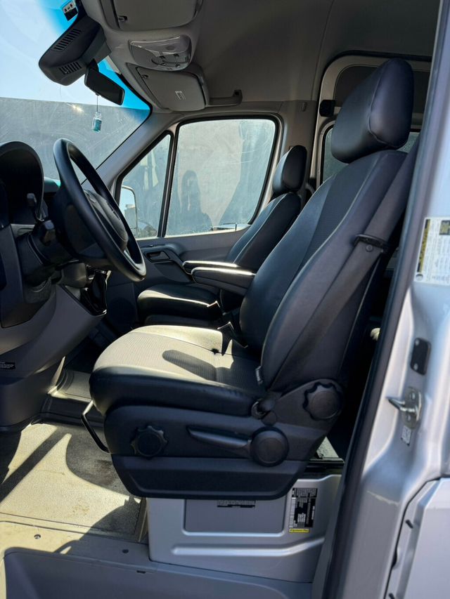2016 Mercedes-Benz   - 23041750 - 6