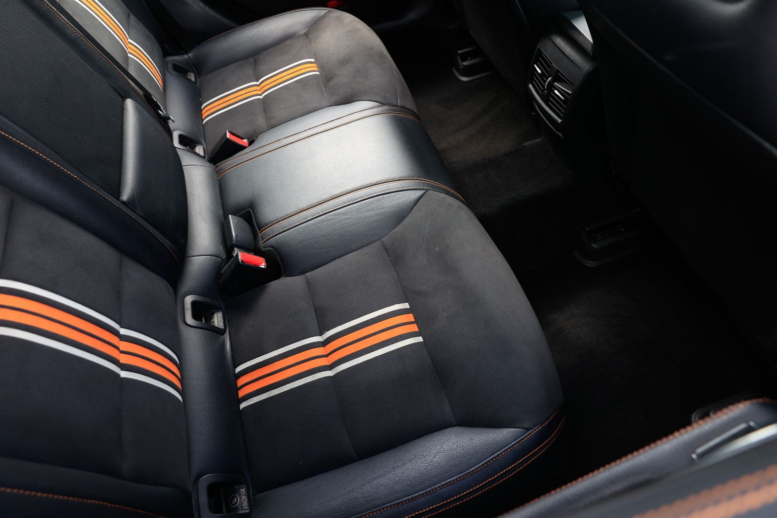 2016 Mercedes Benz CLA 250 photo 12