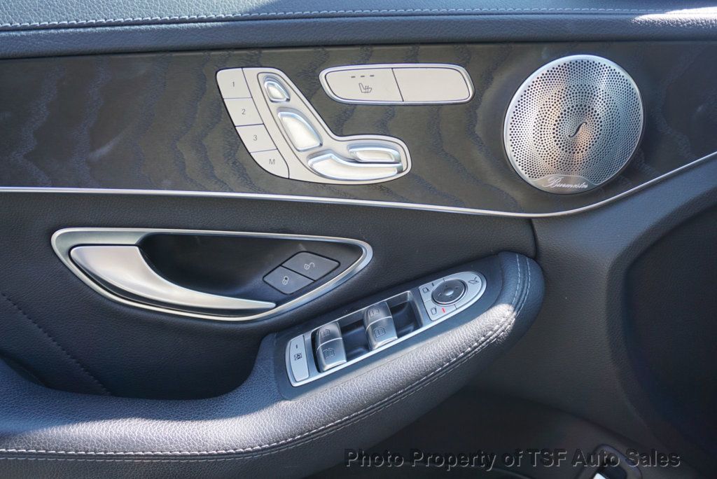 2016 Mercedes Benz C 300 4MATIC photo 18
