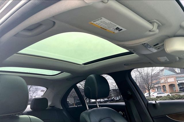 2016 Mercedes-Benz C-Class 4dr Sedan C 300 Luxury RWD - 22998026 - 31