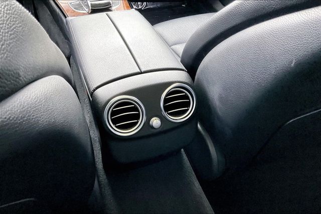 2016 Mercedes-Benz C-Class 4dr Sedan C 300 Luxury RWD - 22998026 - 32