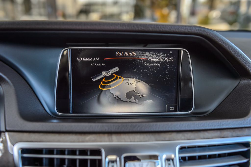 2016 Mercedes-Benz E-Class 4dr Sedan E 350 Sport RWD - 22952620 - 21