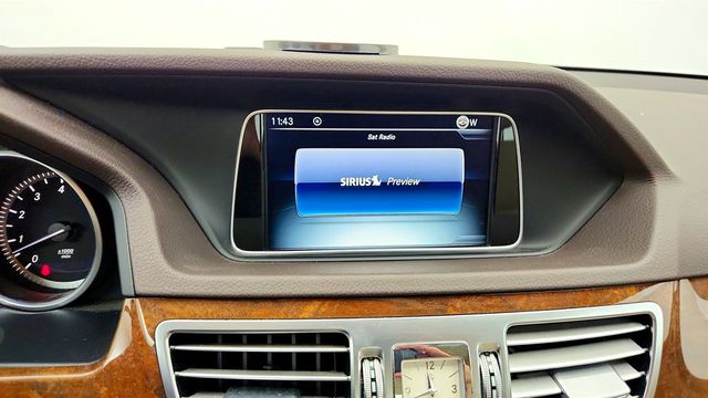 2016 Mercedes-Benz E-Class E 350 Luxury 4MATIC w/ Premium & Lane Tracking Pkgs + KEYLESS GO - 23039458 - 16