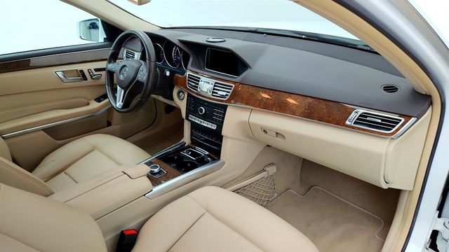 2016 Mercedes-Benz E-Class E 350 Luxury 4MATIC w/ Premium & Lane Tracking Pkgs + KEYLESS GO - 23039458 - 23