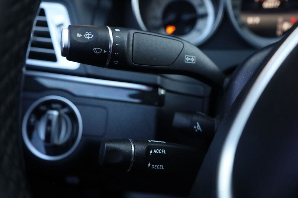 Mercedes-Benz E-Class photo 30