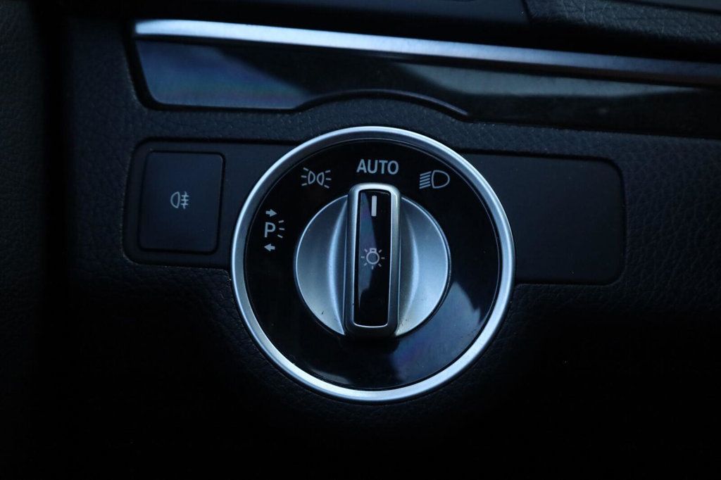 Mercedes-Benz E-Class photo 32