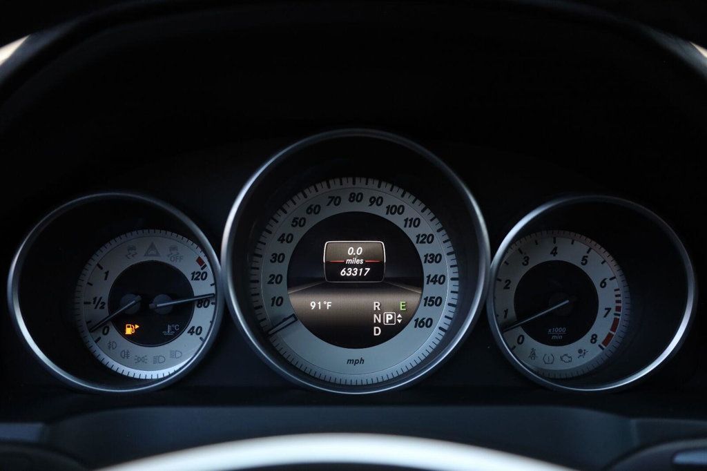 Mercedes-Benz E-Class photo 48