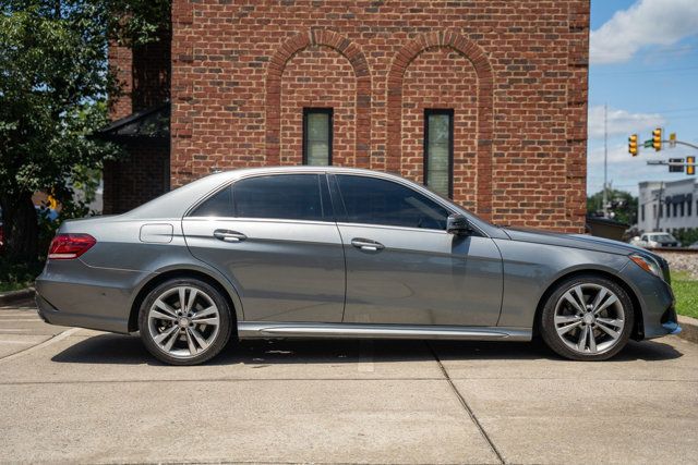 2016 Mercedes-Benz E-Class LocalTrade/4MATIC/PremiumPkg/LaneTrackingPkg/BackupCamera/NAV - 23038441 - 3