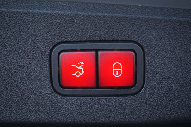 2016 Mercedes-Benz E-Class LOW MILES, SPORT PKG, PREMIUM PKG, PANORAMIC ROOF, BACKUP CAMERA - 22987159 - 11