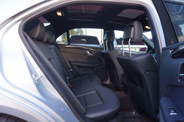2016 Mercedes-Benz E-Class LOW MILES, SPORT PKG, PREMIUM PKG, PANORAMIC ROOF, BACKUP CAMERA - 22987159 - 20