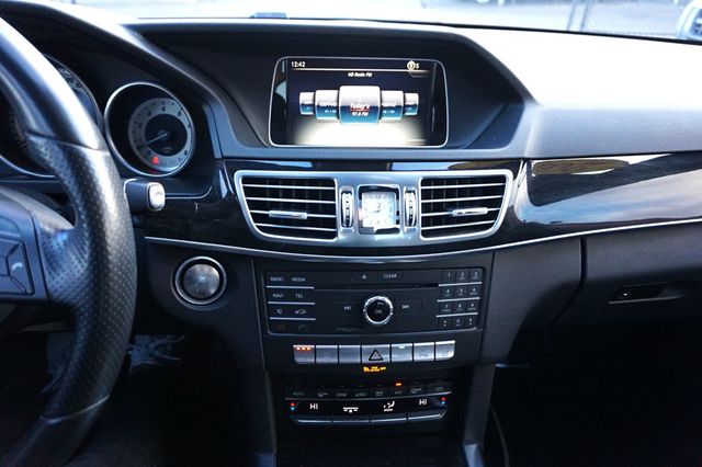 2016 Mercedes-Benz E-Class LOW MILES, SPORT PKG, PREMIUM PKG, PANORAMIC ROOF, BACKUP CAMERA - 22987159 - 29