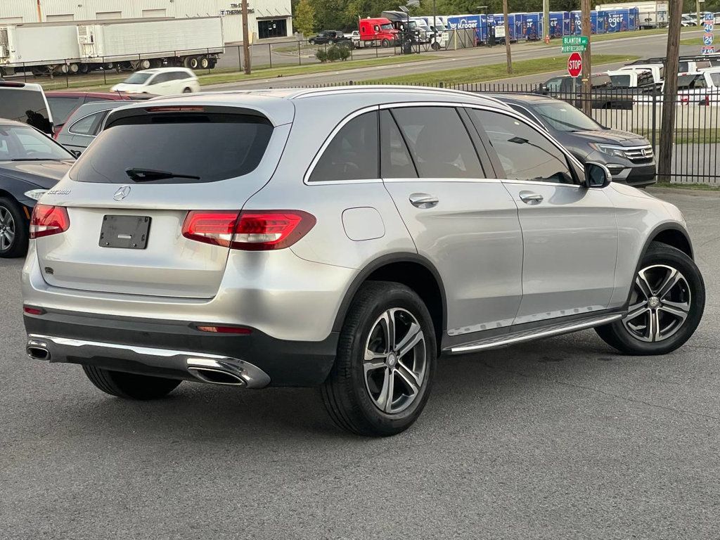 2016 Mercedes Benz GLC 300 photo 2