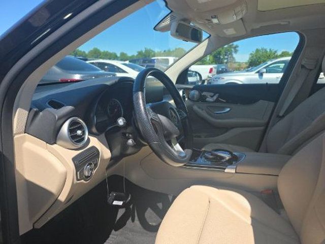 2016 Mercedes-Benz GLC 4MATIC 4dr GLC 300 - 23050073 - 4