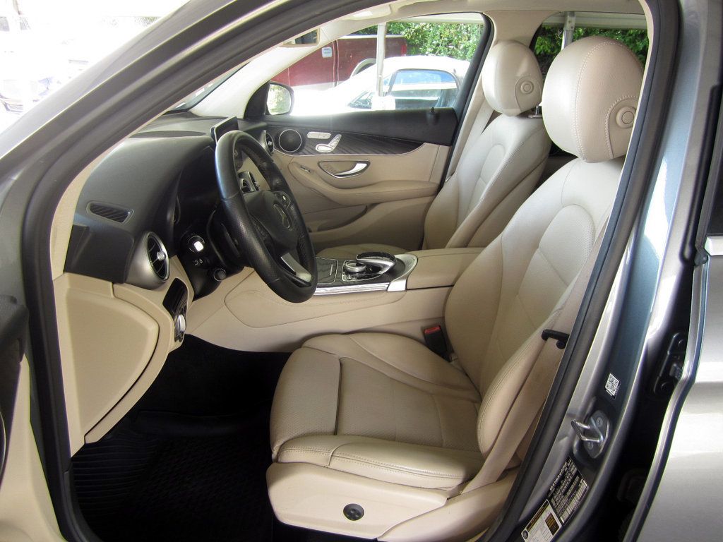 2016 Mercedes Benz GLC 300 photo 13