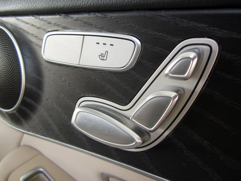 2016 Mercedes Benz GLC 300 photo 18