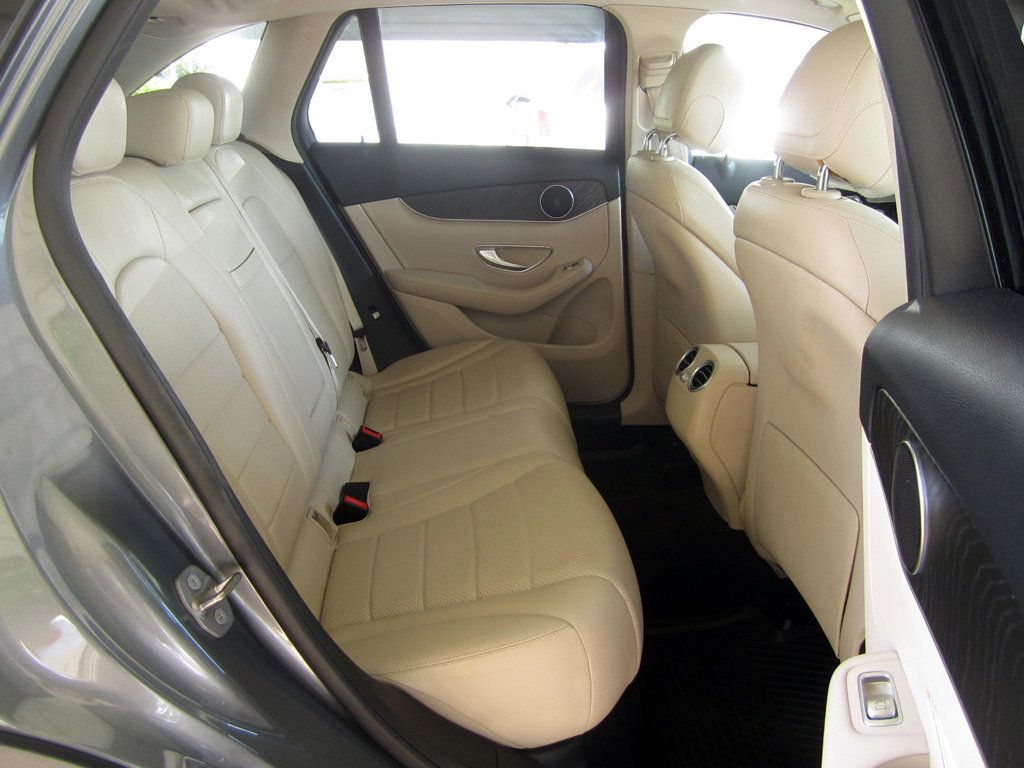 2016 Mercedes Benz GLC 300 photo 20