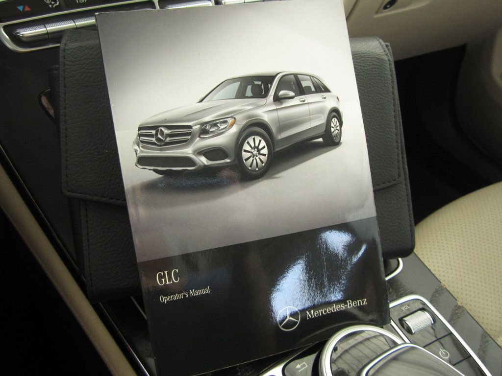 2016 Mercedes Benz GLC 300 photo 23