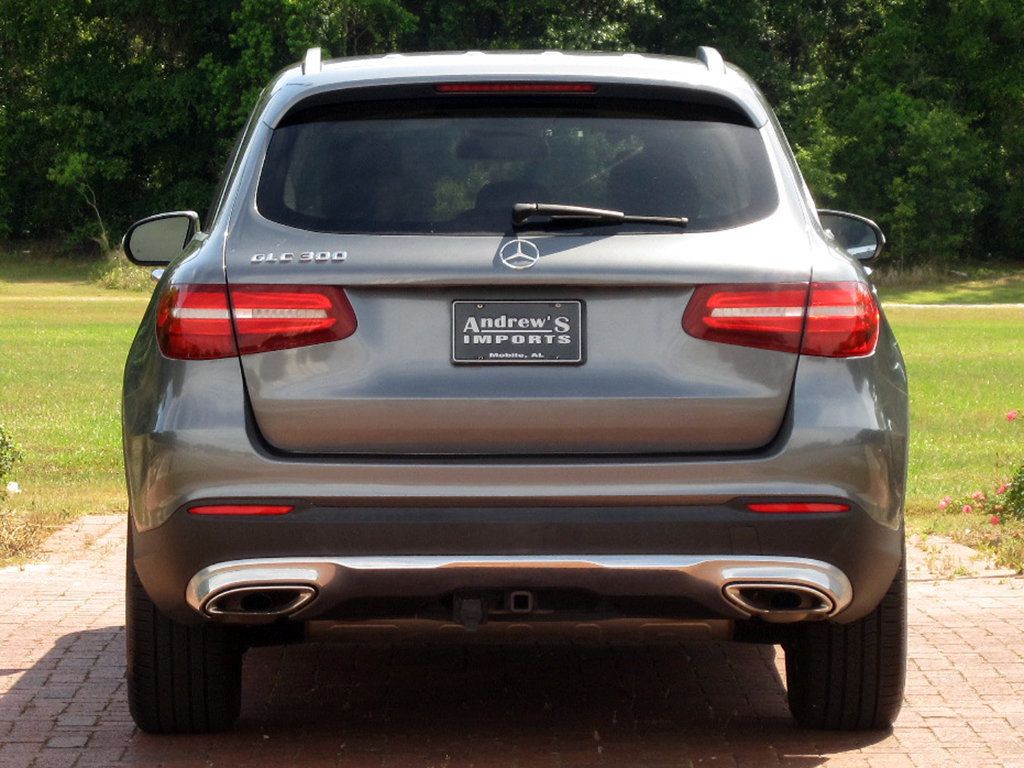 2016 Mercedes Benz GLC 300 photo 4