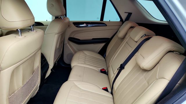 2016 Mercedes-Benz GLE 4MATIC 4dr GLE 300d w/ Premium Pkg, Lane Tracking & COMAND Nav - 23013739 - 19