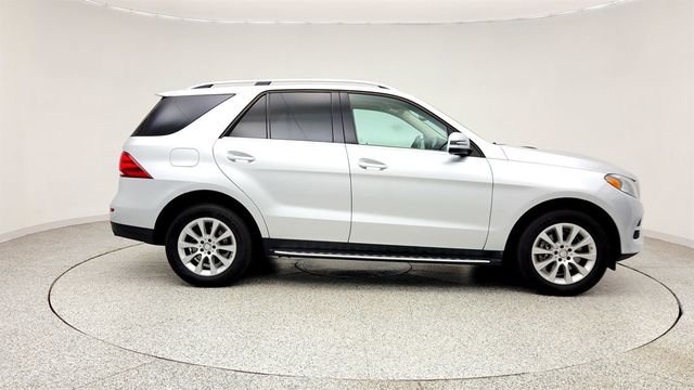 2016 Mercedes-Benz GLE 4MATIC 4dr GLE 300d w/ Premium Pkg, Lane Tracking & COMAND Nav - 23013739 - 3