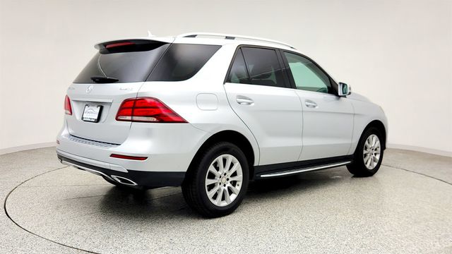 2016 Mercedes-Benz GLE 4MATIC 4dr GLE 300d w/ Premium Pkg, Lane Tracking & COMAND Nav - 23013739 - 4