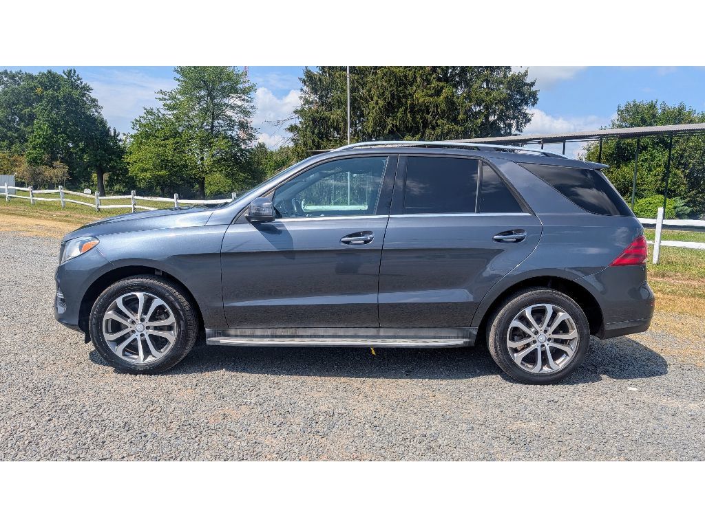 2016 Mercedes Benz GLE 4MATIC 350 photo 4