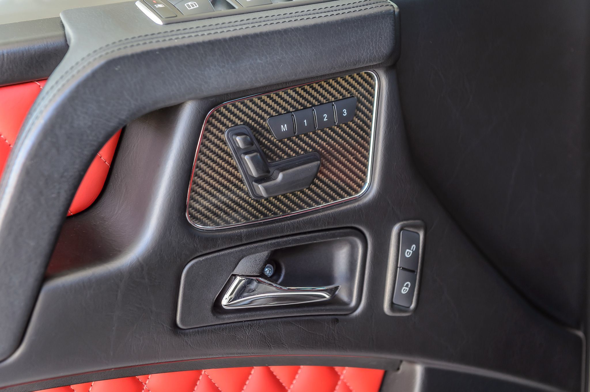 2016 Mercedes Benz G 63 photo 46