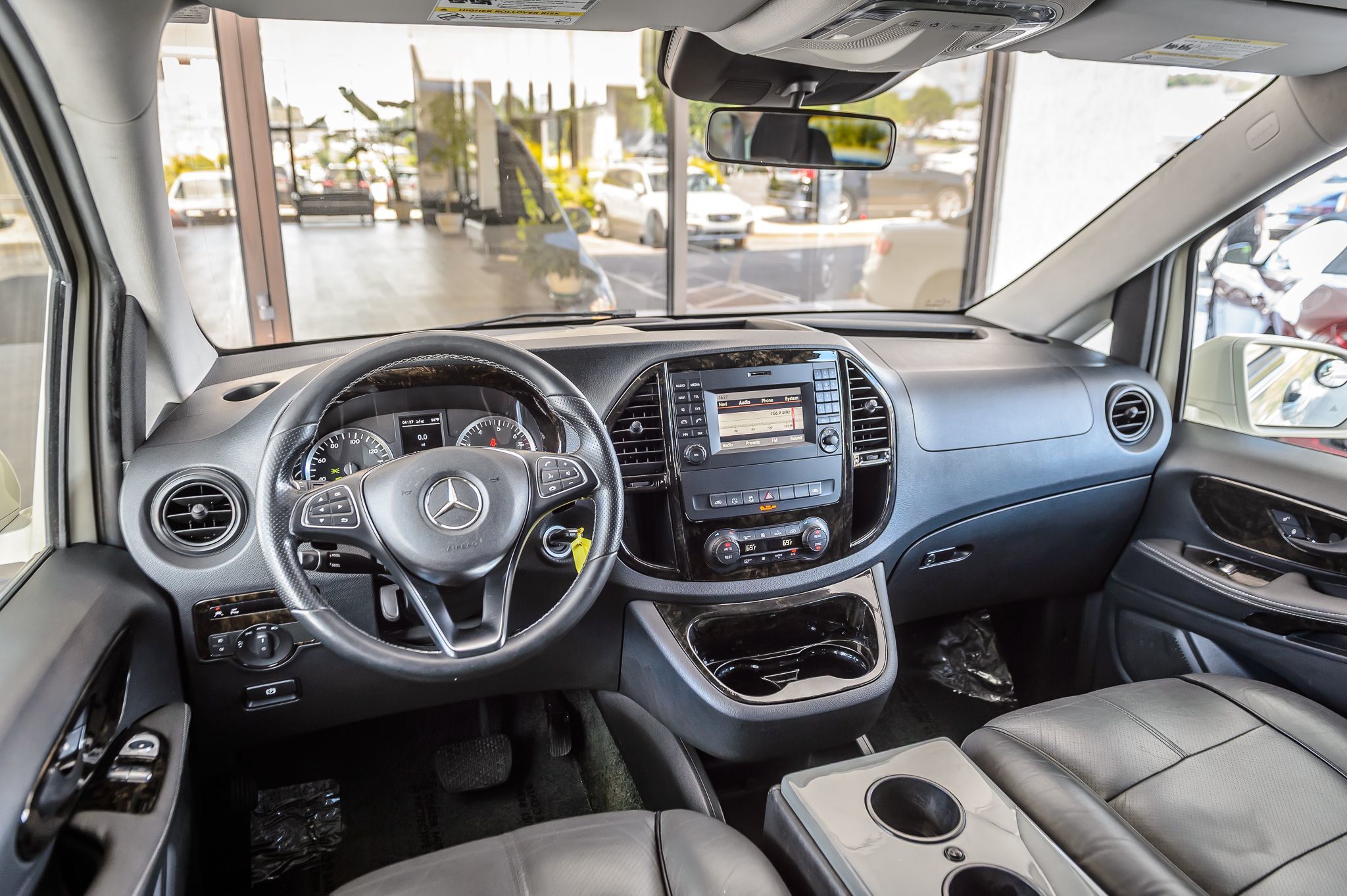 2016 Mercedes Benz Metris Passenger Van photo 22