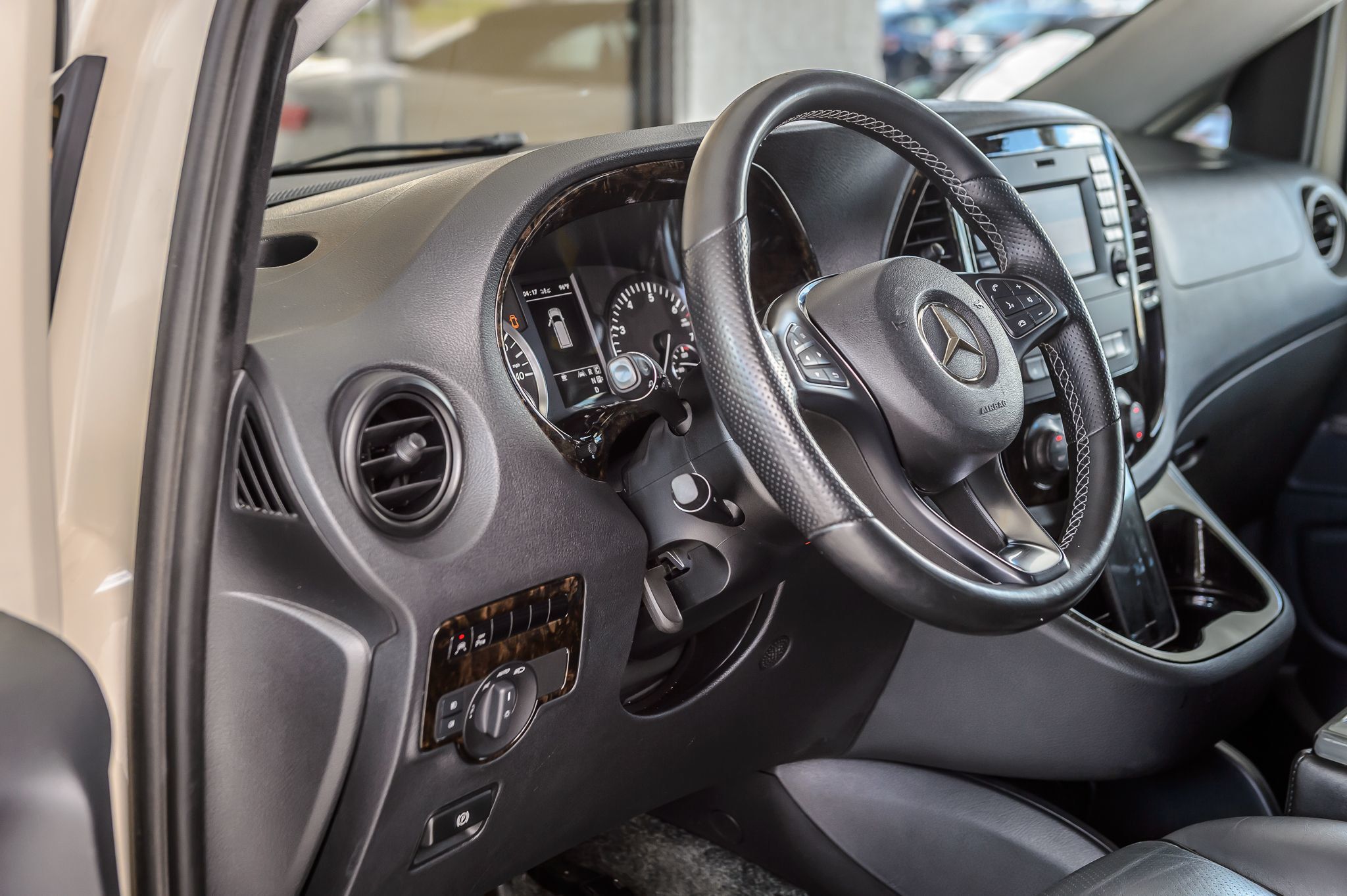 2016 Mercedes Benz Metris Passenger Van photo 23