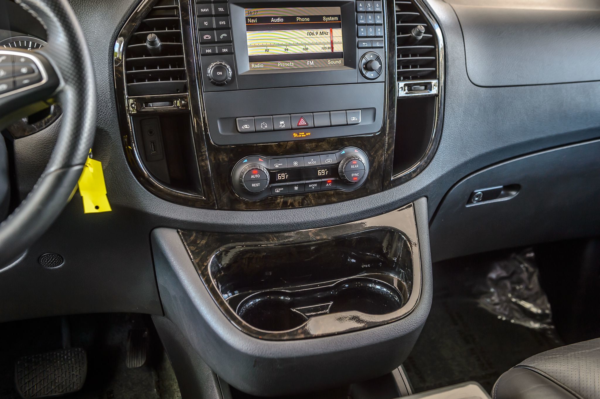 2016 Mercedes Benz Metris Passenger Van photo 27
