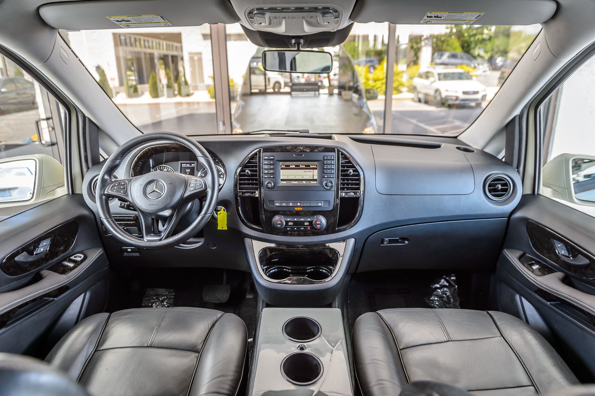 2016 Mercedes Benz Metris Passenger Van photo 3