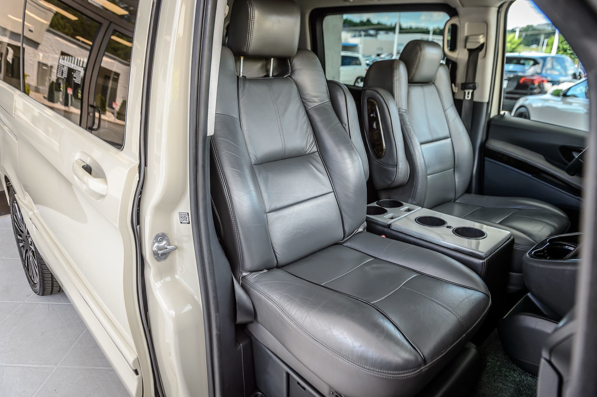 2016 Mercedes Benz Metris Passenger Van photo 43