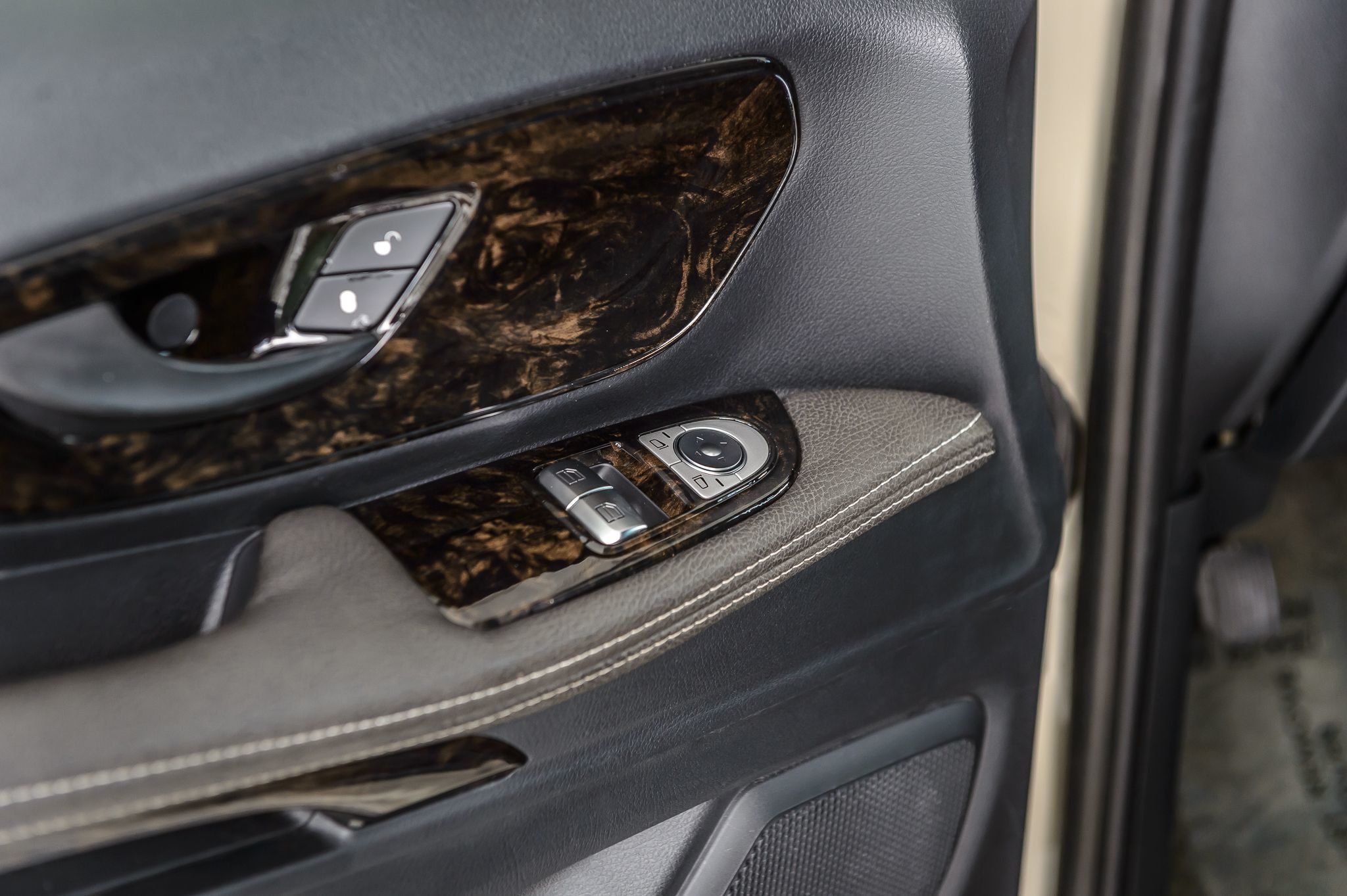 2016 Mercedes Benz Metris Passenger Van photo 46