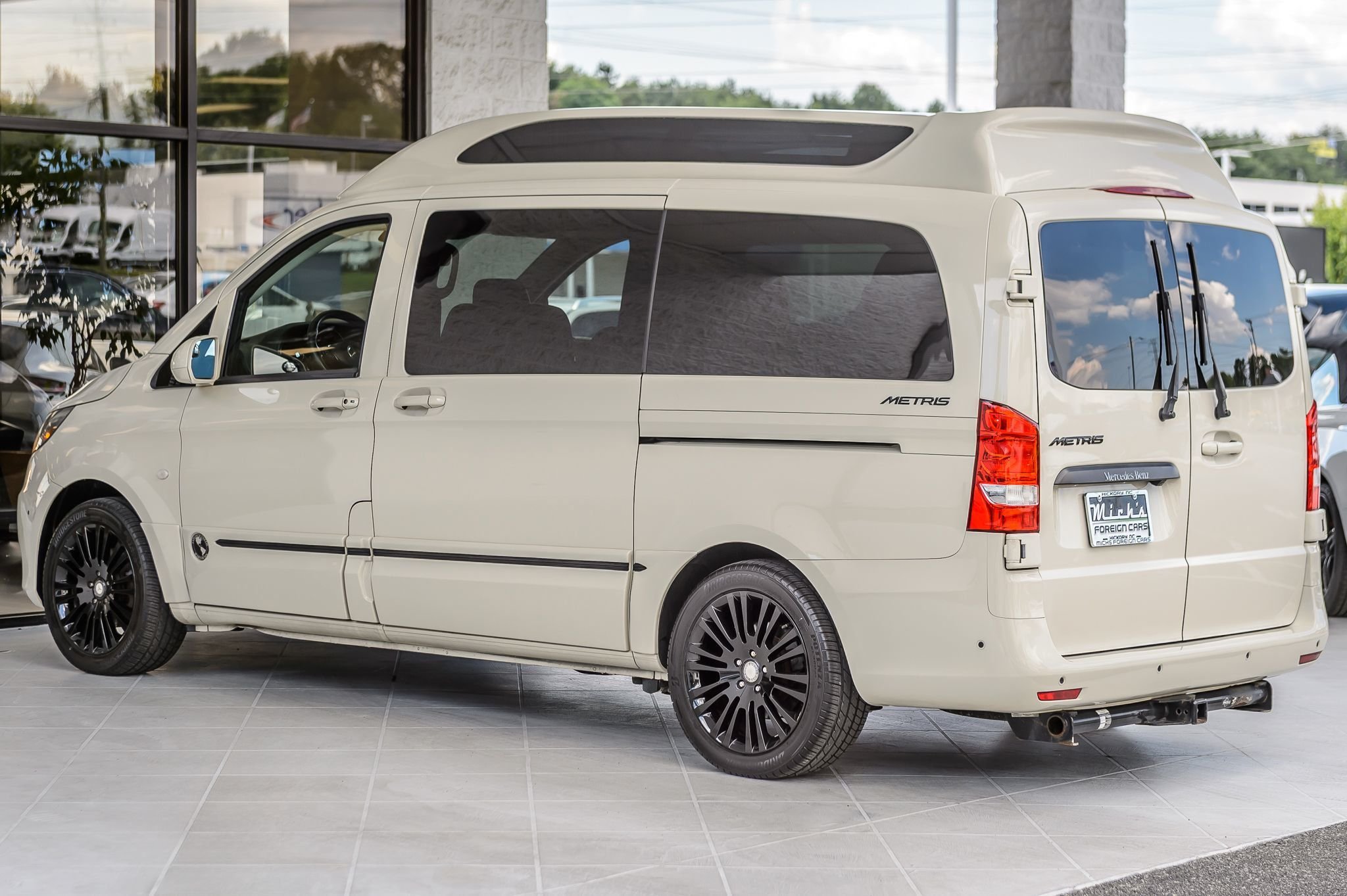 2016 Mercedes Benz Metris Passenger Van photo 7