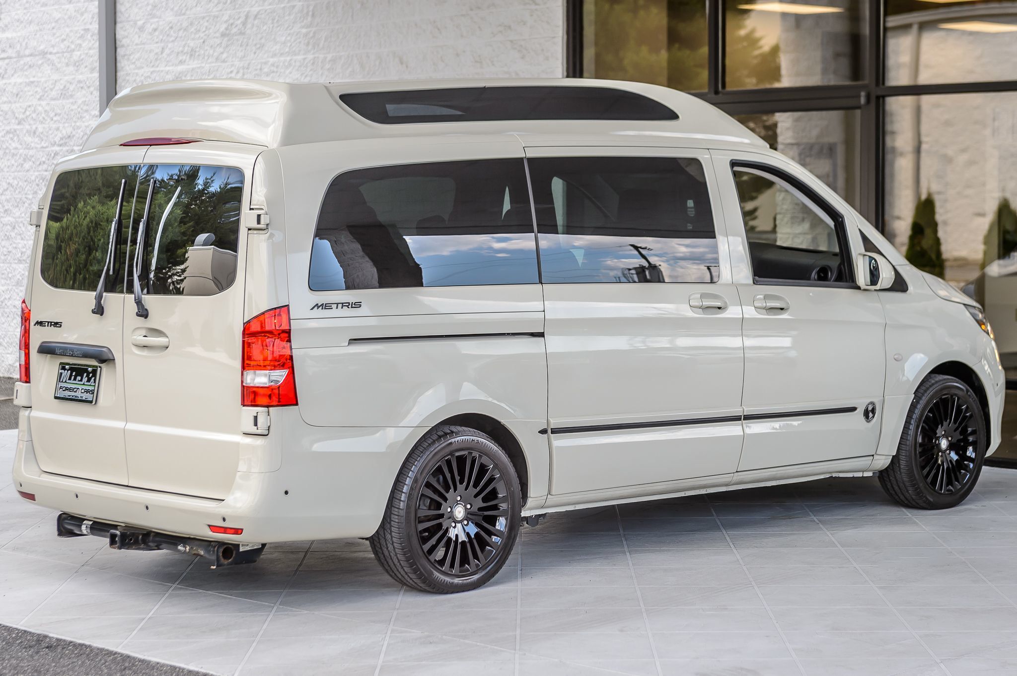 2016 Mercedes Benz Metris Passenger Van photo 9