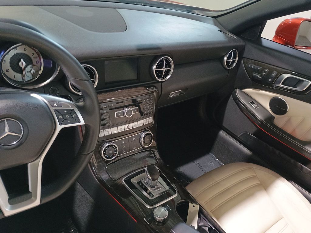 2016 Mercedes-Benz SLK 2dr Roadster SLK 300 AMG Sport Designo - 23040600 - 20