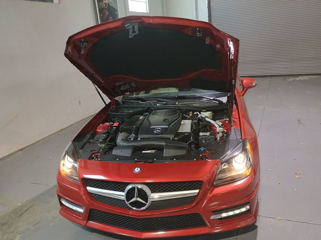 2016 Mercedes-Benz SLK 2dr Roadster SLK 300 AMG Sport Designo - 23040600 - 25